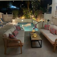 Nanpa, Luxury Family Three Bed Villa, St James West coast, Private pool，位于圣詹姆斯Holetown的酒店