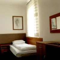 Hotel i Restauracja 13 Smaków，位于琴斯托霍瓦的酒店