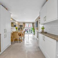 Stylish 3 bedroom townhouse set in the medieval grid with off street parking