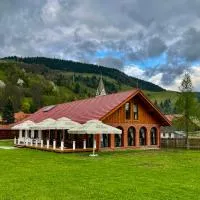 Biotour Camping & Restaurant，位于Ghimeş的酒店