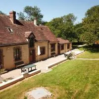 Les gites de la maison lierue，位于蒂龙加尔代的酒店