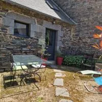 Gite rustique en Centre Bretagne,位于Laniscat的酒店