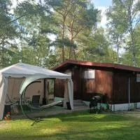 Domek 04 Ośrodek Wyp Joanna Wojnowo，位于Wojnowo绿山城机场 - IEG附近的酒店