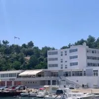 Hotel Tolero，位于普洛切的酒店