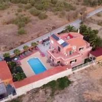 Villa Paradis Péra Beach- Bed & Breakfast，位于佩拉的酒店