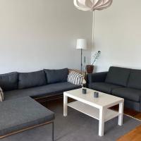Tapiola Hill Apartment 2 bedroom and 1 living with private parking，位于埃斯波Tapiola的酒店