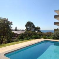 Beautiful 1 bedroom unit 1 block from Coogee beach，位于悉尼库吉的酒店