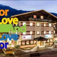 Hotel Standlhof Zillertal，位于乌登斯的酒店