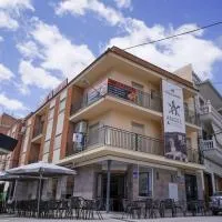 PENSION RESTAURANTE ANGEL,位于Huelma的酒店