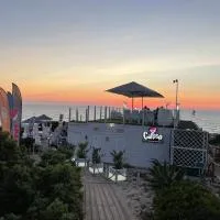Carrabean sea in the North of Sardegna, with swimming pool，位于维达尔巴的酒店
