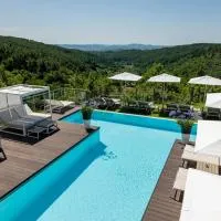Domaine de Chalvêches Hôtel SPA 4*，位于Faugères的酒店