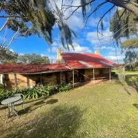Penobscot Farm Cottage,位于Watervale的酒店