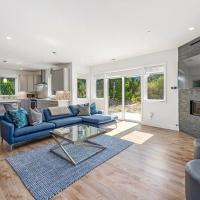 Fabulous Beach Get Away - Brand New Beach House，位于半月湾的酒店