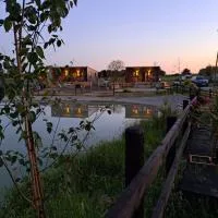 Pond Beach 2ppl-private Hot tub,位于Errill的酒店