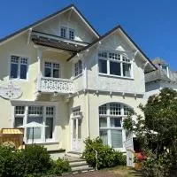 Villa Pension Strandhaus - adults only,位于特拉弗明德的酒店