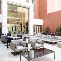 AC Hotel by Marriott Oklahoma City Bricktown，位于俄克拉何马城砖城的酒店