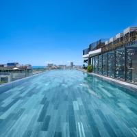 Golden Lotus Grand Da Nang - Panoramic Rooftop Bar & Daily Afternoon Tea，位于岘港的酒店