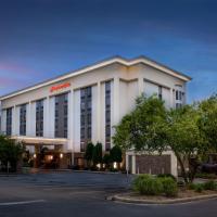 Hampton Inn Columbia I-26/Harbison Blvd，位于哥伦比亚Harbison的酒店