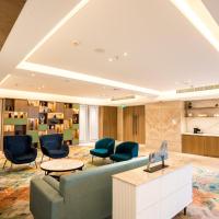 Holiday Inn Lucknow Airport by IHG，位于勒克瑙Chaudhary Charan Singh International Airport - LKO附近的酒店