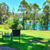 The Glade, peace among the trees on the river，位于尤朗加的酒店
