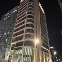 C - Hotel and Suites Doha，位于多哈Corniche的酒店