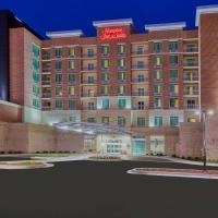 Hampton Inn & Suites Owensboro Downtown Waterfront，位于欧文斯伯勒Owensboro-Daviess County - OWB附近的酒店