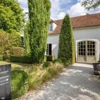 Domaine de Bellevue, The Originals Relais，位于Neufmoutiers-en-Brie的酒店