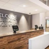 Hampton Inn & Suites Houghton，位于霍顿的酒店