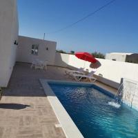 Villa Shams - with Pool，位于Mellita杰尔巴-杰尔吉斯国际机场 - DJE附近的酒店