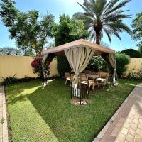 Lux BnB Springs Villa Private Garden，位于迪拜Emirates Hills的酒店