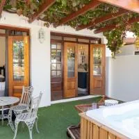 Mitre's Edge Orchard Suite,位于Klapmuts的酒店