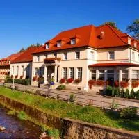 Sächsisches Haus - Hotel & Restaurant，位于Berggiesshübel的酒店