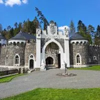 Hrad Kunzov Boutique Hotel & SPA & Restaurant,位于Radíkov的酒店