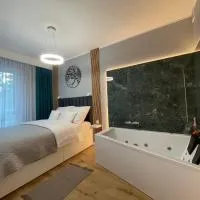 Caroline Jacuzzi Apartments，位于马佐夫舍地区新庄园的酒店