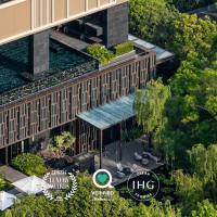 曼谷金普顿玫兰酒店 - an IHG Hotel，位于曼谷奇德伦的酒店