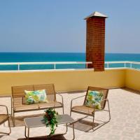 Primera línea de mar con terraza ático en Magic World - Marina Dor，位于奥罗佩萨德尔马Marina d’Or Holiday Resort Area的酒店