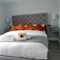 Tiernan's Luxury King Room Ensuite，位于查尔斯敦爱尔兰西部诺克机场 - NOC附近的酒店