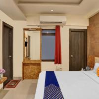 Hotel Kamdhenu inn Prayagraj，位于LukerganjAllahabad Airport - IXD附近的酒店