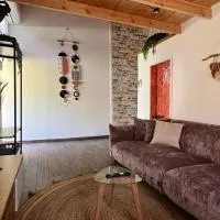 צימרים Jordan River Village，位于米纳的酒店