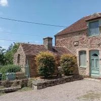 Mine d'Ore Petit Gîte de la Chouette d'Or,位于Thoste的酒店