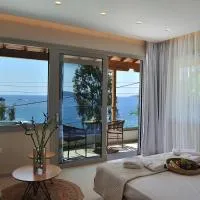 Salty Wave Suites，位于斯基亚索斯镇的酒店