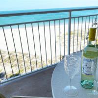 Oceanfront View of Madeira Beach, Steps to the Beach - Madeira Norte Condo，位于圣徒皮特海滩Madeira Beach 的酒店