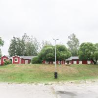 Skrå hostel - bed & business，位于Alnön松兹瓦尔-泰米拉机场 - SDL附近的酒店