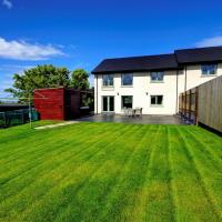 Aurora - Self Catering, Kirkwall, Quiet Location with Luxury Hot Tub，位于奥克尼柯克沃尔机场 - KOI附近的酒店