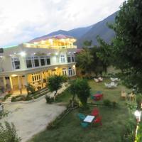 Legendary Hotel Chitral，位于吉塔尔Chitral Airport - CJL附近的酒店