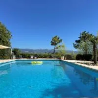 La Sauveterre，位于Mours-Saint-Eusèbe的酒店