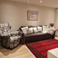 R apartment in Kungsängen，位于Kungsängen的酒店
