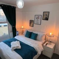 Luxury 1Bed Holiday Flat-10 Minutes from London Bridge & 3Mins walk to Lewisham DLR，位于伦敦布洛克利的酒店