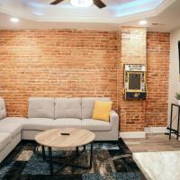 Sleek and Cozy Micro Fells Point Residence!，位于巴尔的摩菲尔斯角的酒店