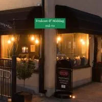 Hotell Aqva Restaurang & Bar Ett Biosfärhotell med fokus på hållbarhet，位于玛丽斯塔德的酒店